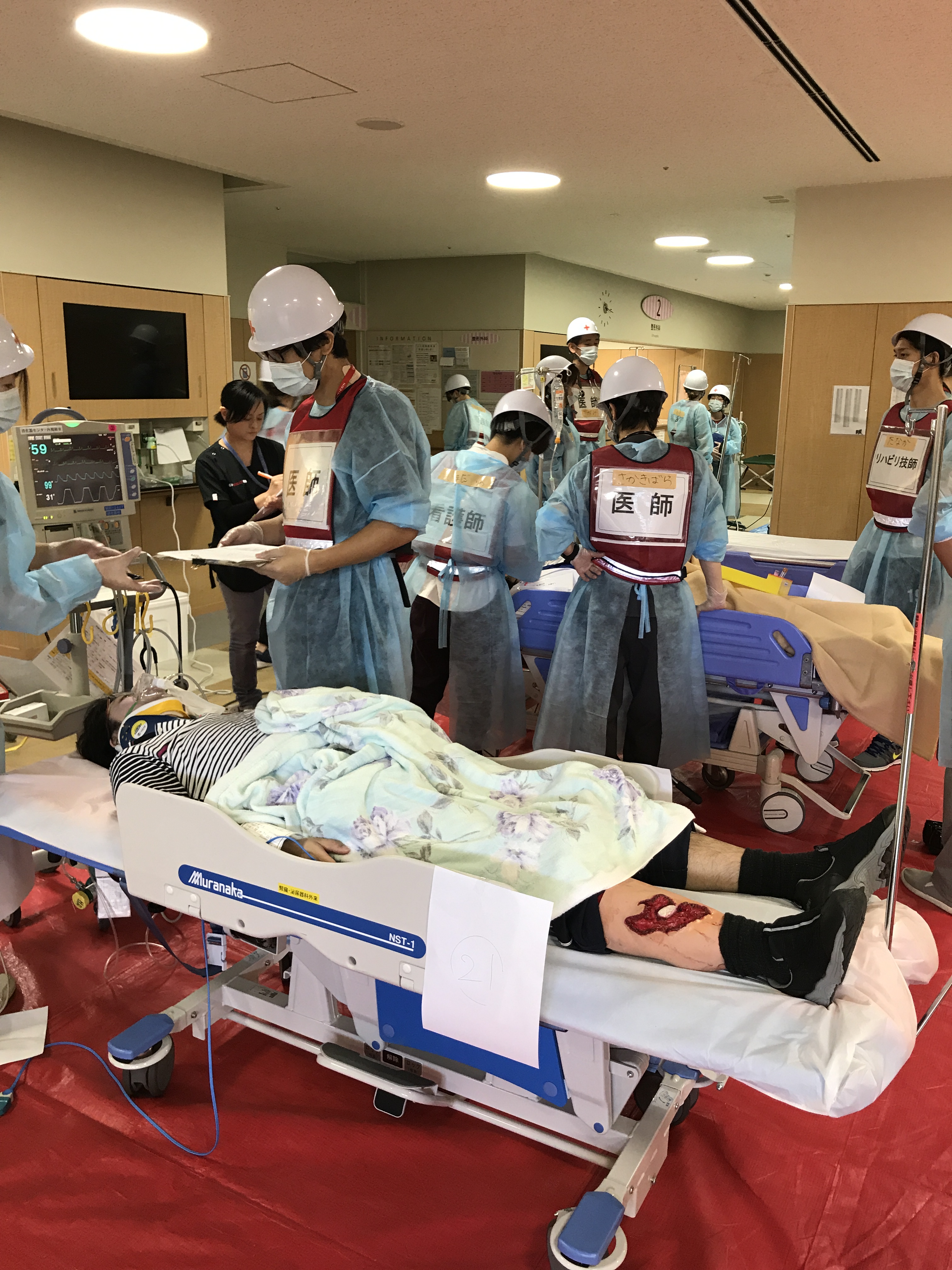 年に1度の総合防災訓練。研修医も医師や患者役で参加しました。