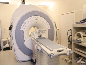 CT、MRI(1.5テスラ）完備
旭川医科大学放射線科にデータ送信し読影依頼が可能