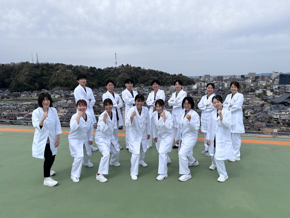 今年は、当院に13名の研修医がやってきました。在籍研修医は1年目12名と2年目9名の合計21名となりました。