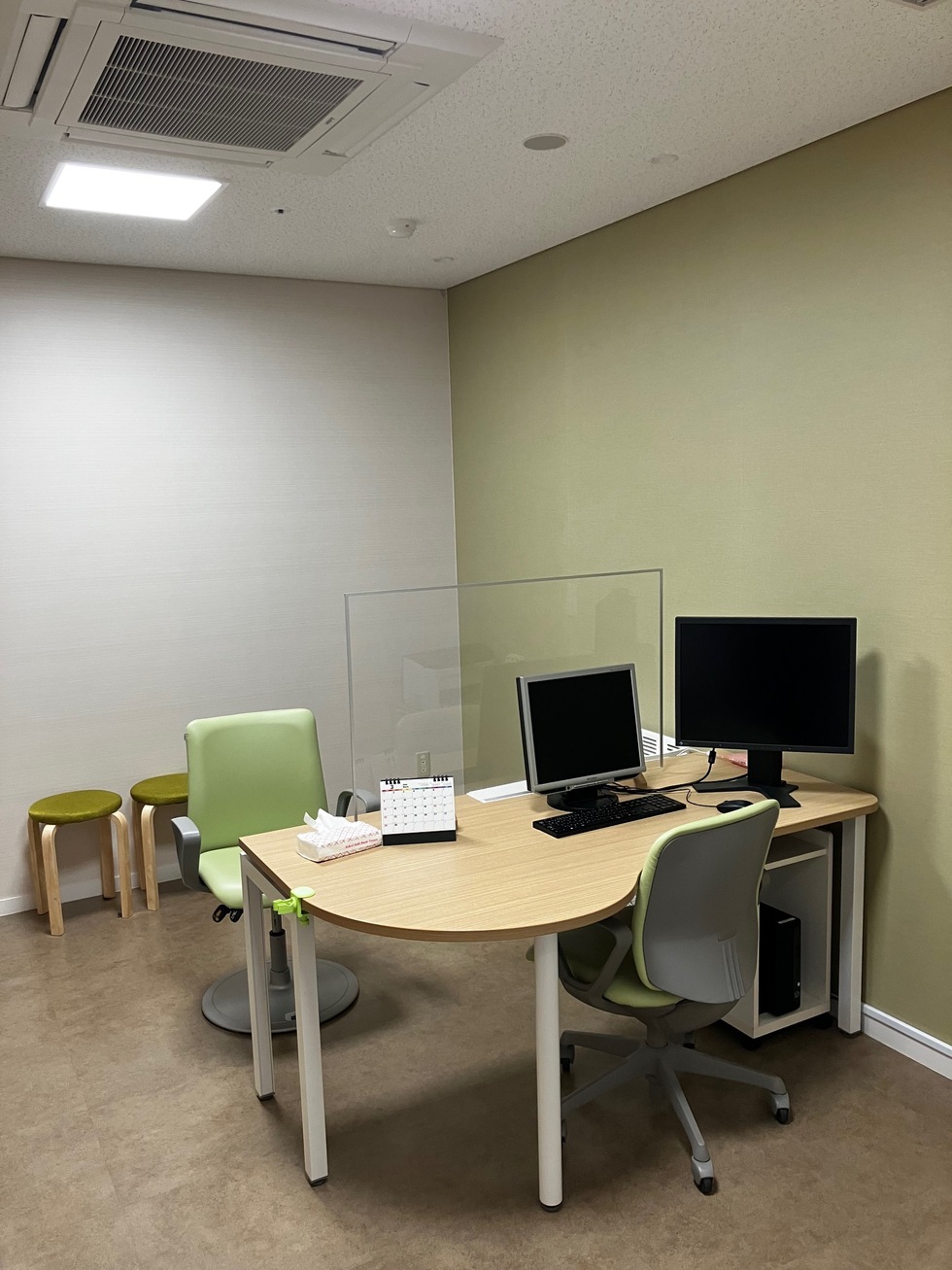 落ち着いた雰囲気の診察室で診療いただけます