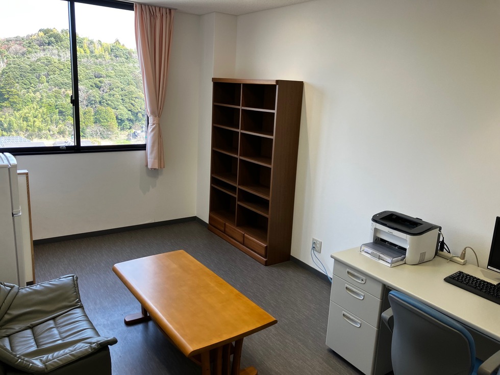 医局には個室を完備しています