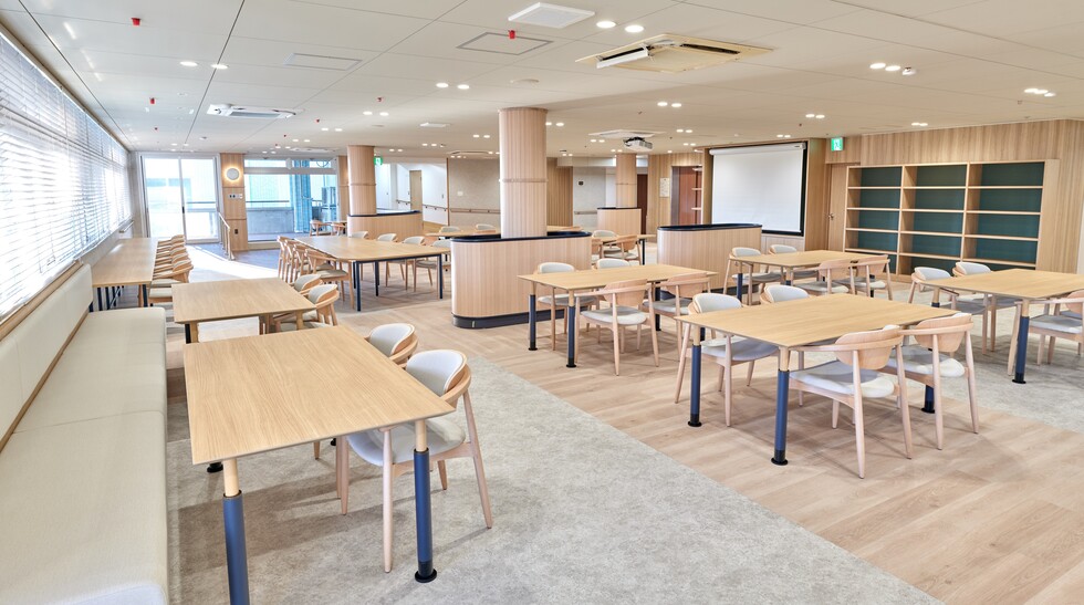 患者食堂・談話室
「病室にいるより、あの場所に行きたい」と自然に足を運びたくなるような場所