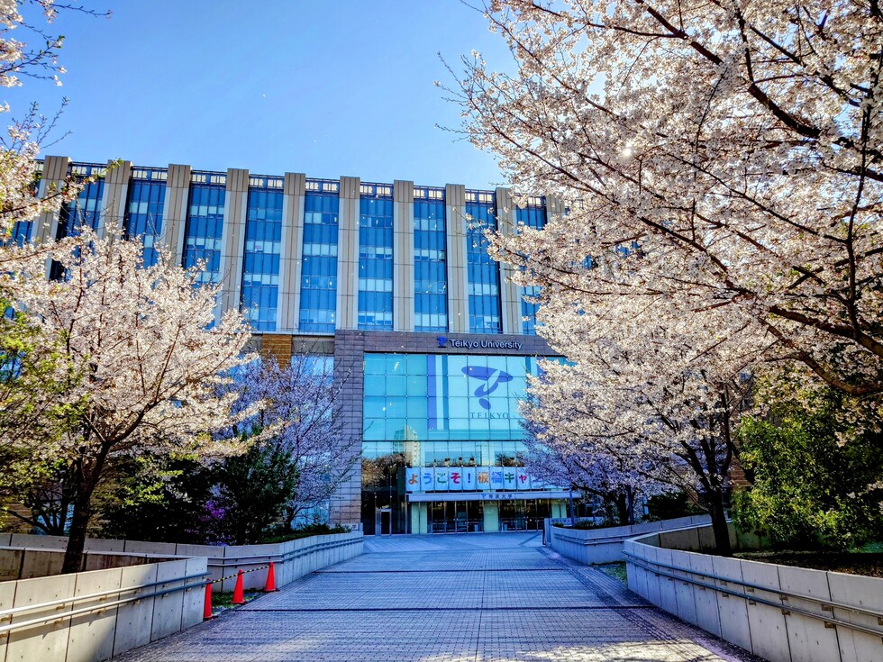 外観 ② 毎年春にはきれいな桜が咲きます
